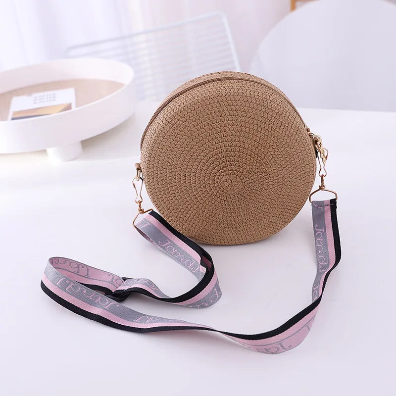 Bolsa Redonda de Palha Boho – Leveza e Estilo para Todos os Momentos