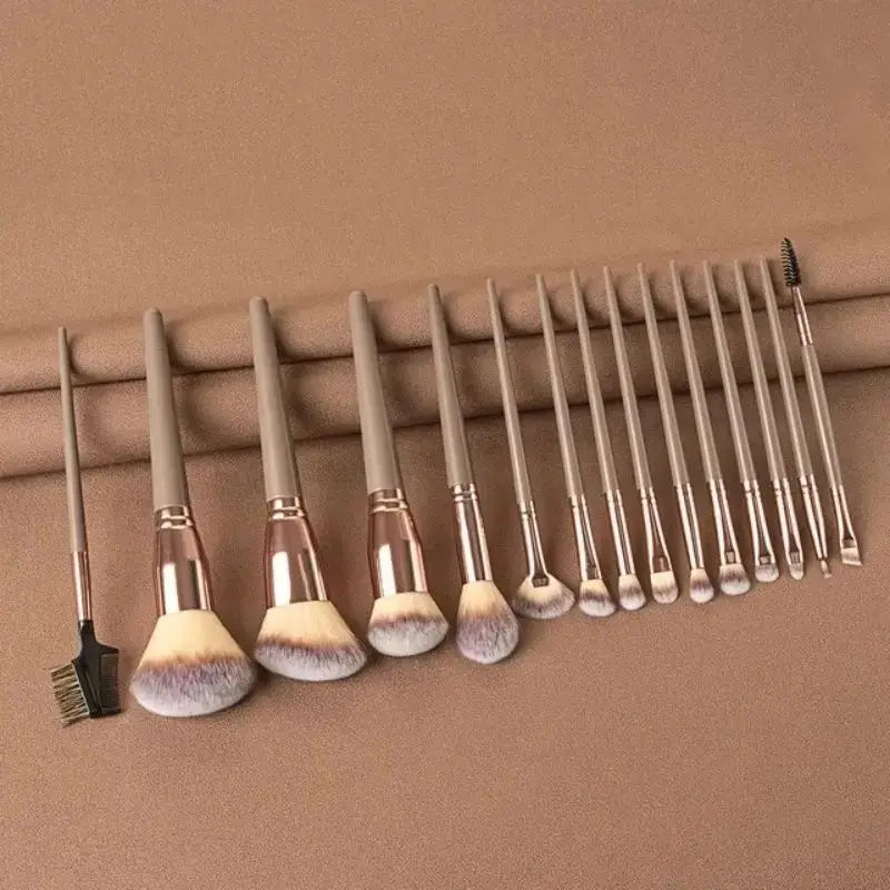 Kit de Pincéis Profissionais para Maquiagem – 13 a 16 Peças