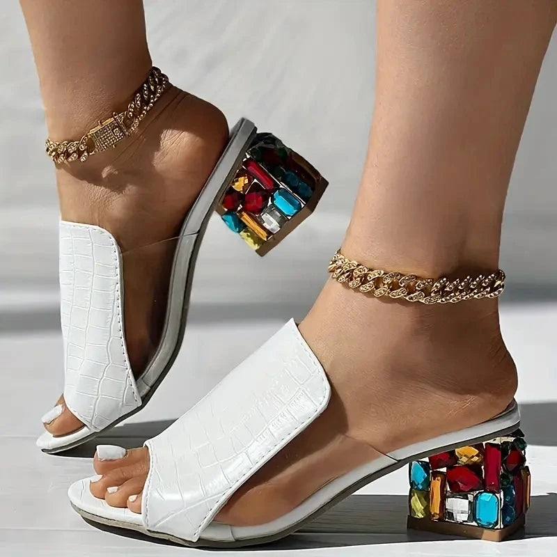 Sandália Feminina Cristal com Salto Quadrado – Elegância e Conforto para o Verão 2024